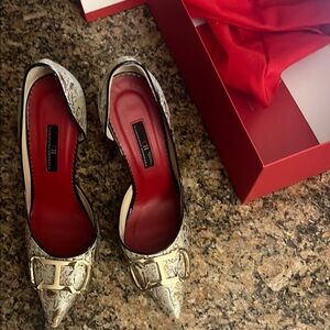 Elegant Women's Snakeskin Pattern Heels